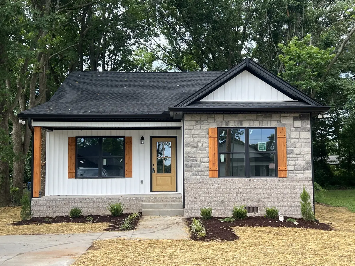 208 Strawberry St, Portland, TN 37148 - #1