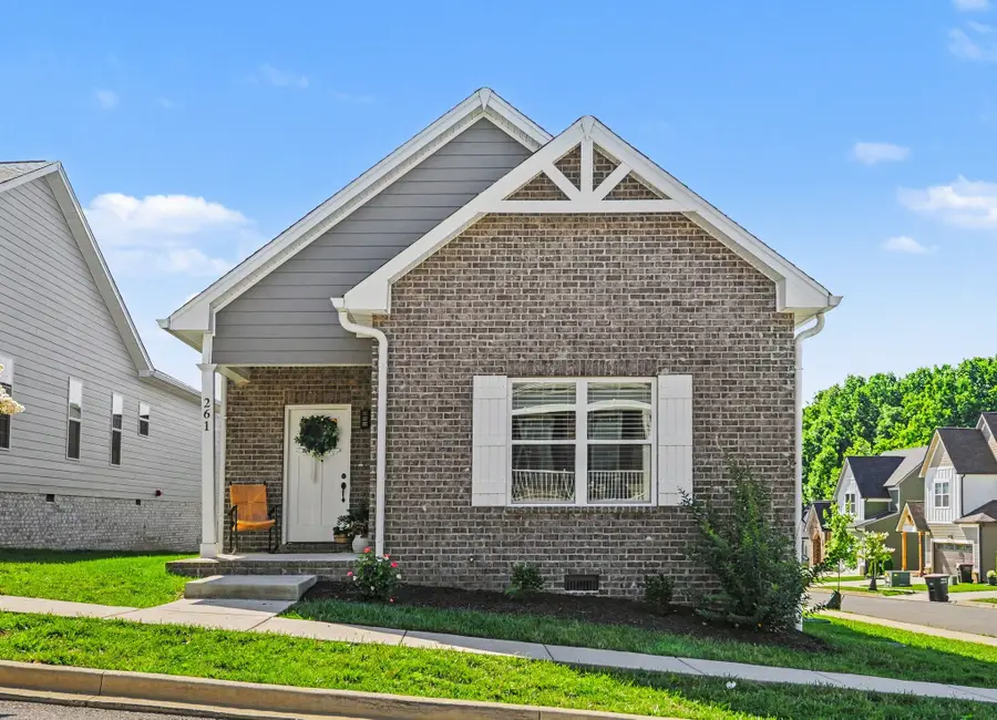 261 Franklin St, Pleasant View, TN 37146 - #2