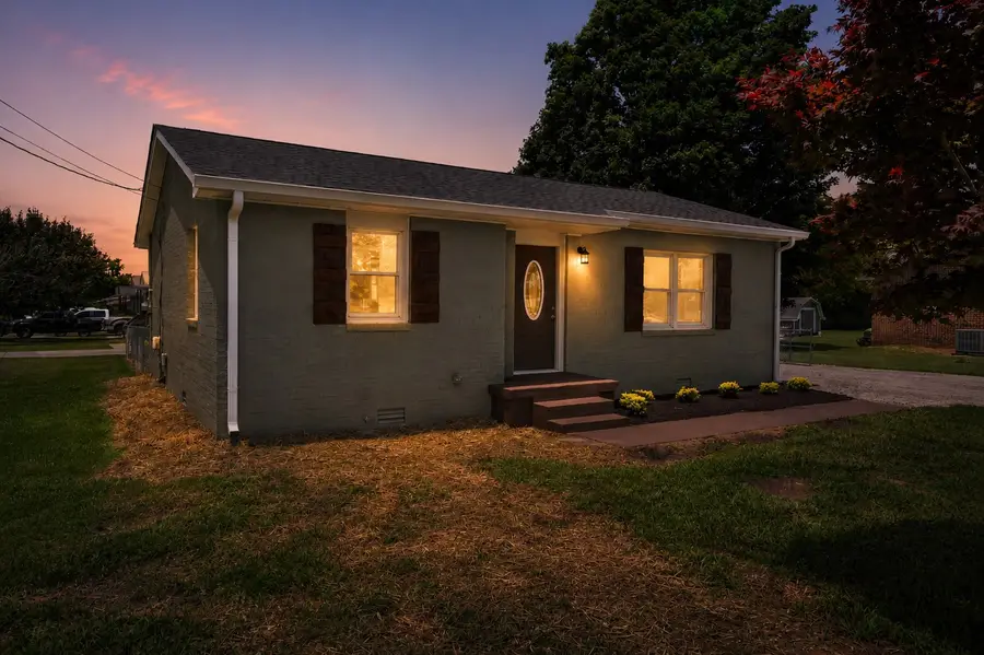 201 10th Ave N, Decherd, TN 37324 - #2