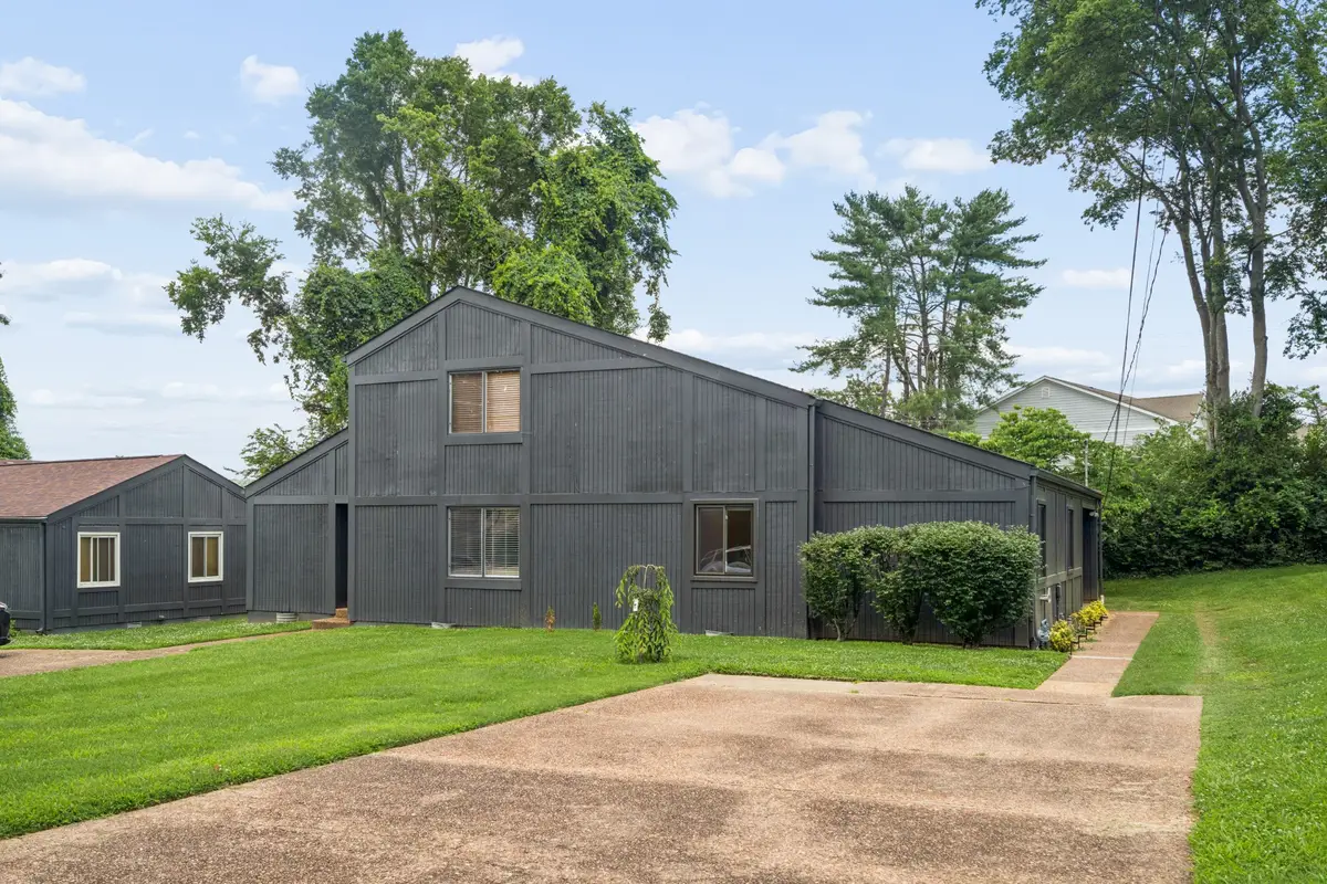 520 Doral Country Dr, Nashville, TN 37221 - #1