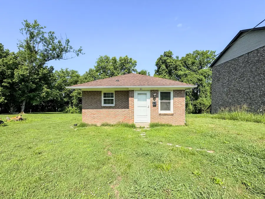 211 Hayes St, Hartsville, TN 37074 - #2