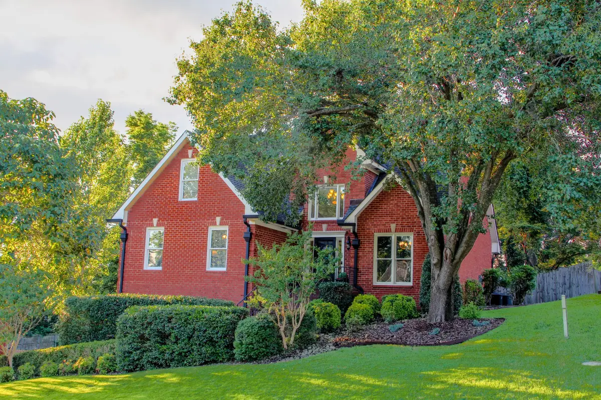 7229 River Bend Rd, Nashville, TN 37221 - #1