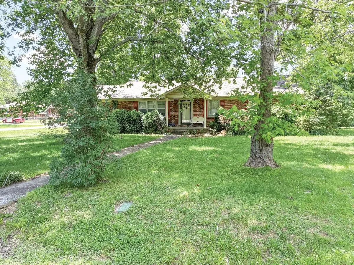 212 Bragg Cir, Tullahoma, TN 37388 - #1