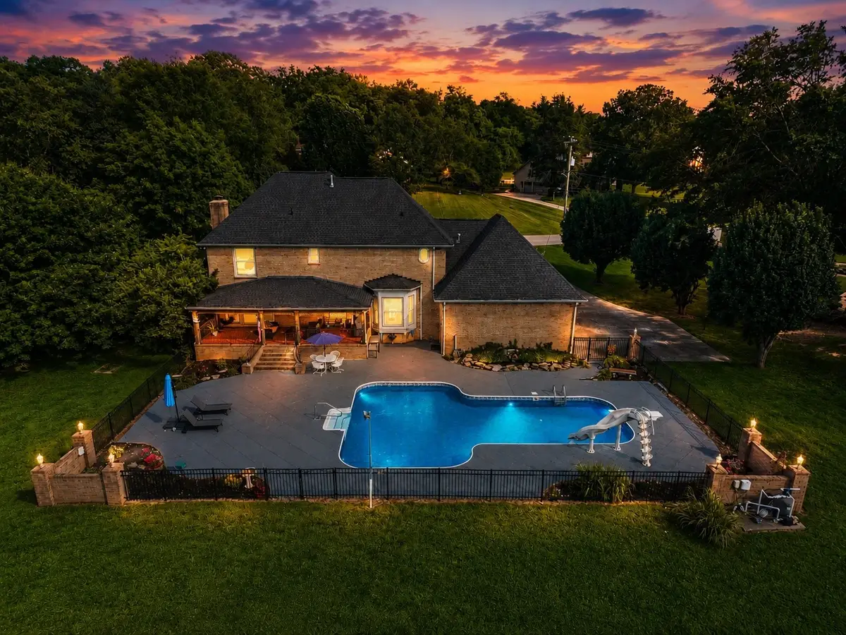 1012 Stirlingshire Dr, Hendersonville, TN 37075 - #1