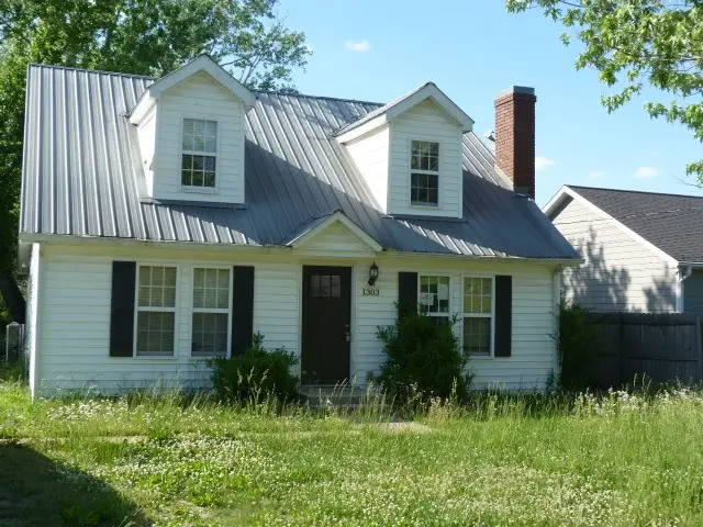 1303 E Lincoln St, Tullahoma, TN 37388 - #1
