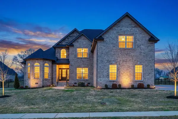 313 Clarabelle Ln, Clarksville, TN 37040