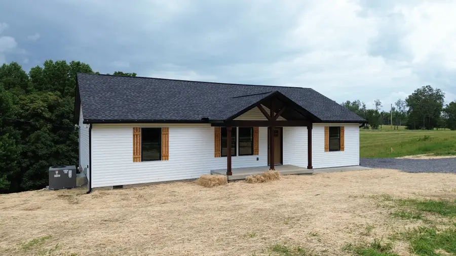 7208 Carthage Rd, Pleasant Shade, TN 37145 - #2