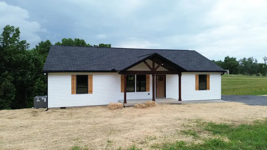 7208 Carthage Rd, Pleasant Shade, TN 37145 - #3
