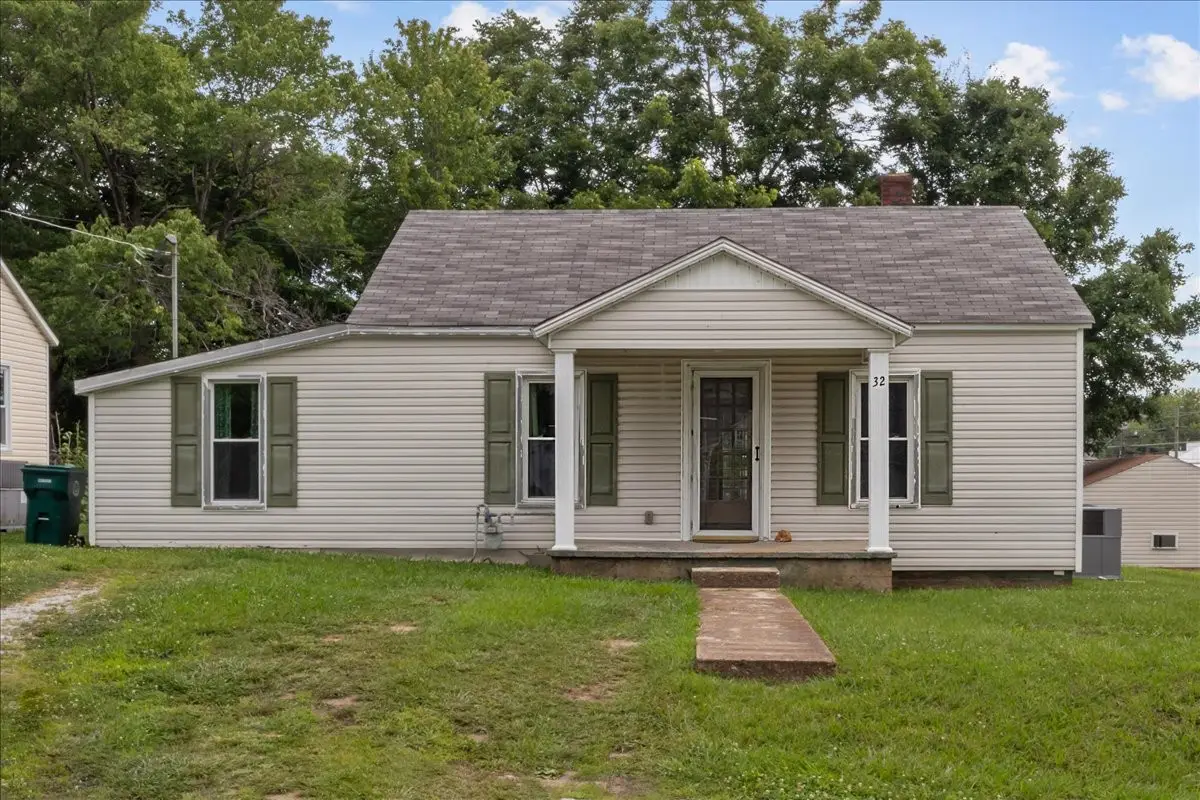 32 High St, McEwen, TN 37101 - #1