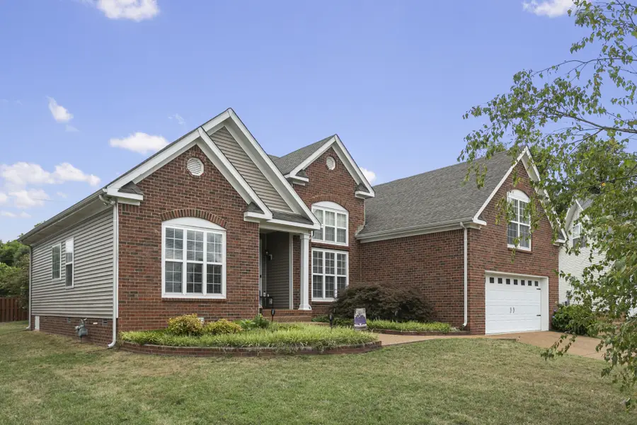 1024 Persimmon Dr, Spring Hill, TN 37174 - #2