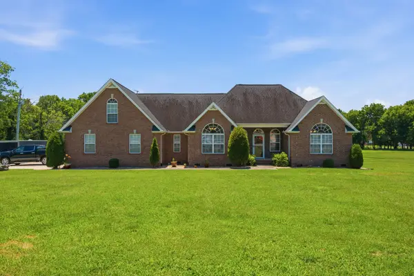 465 Old 25 Loop, Castalian Springs, TN 37031