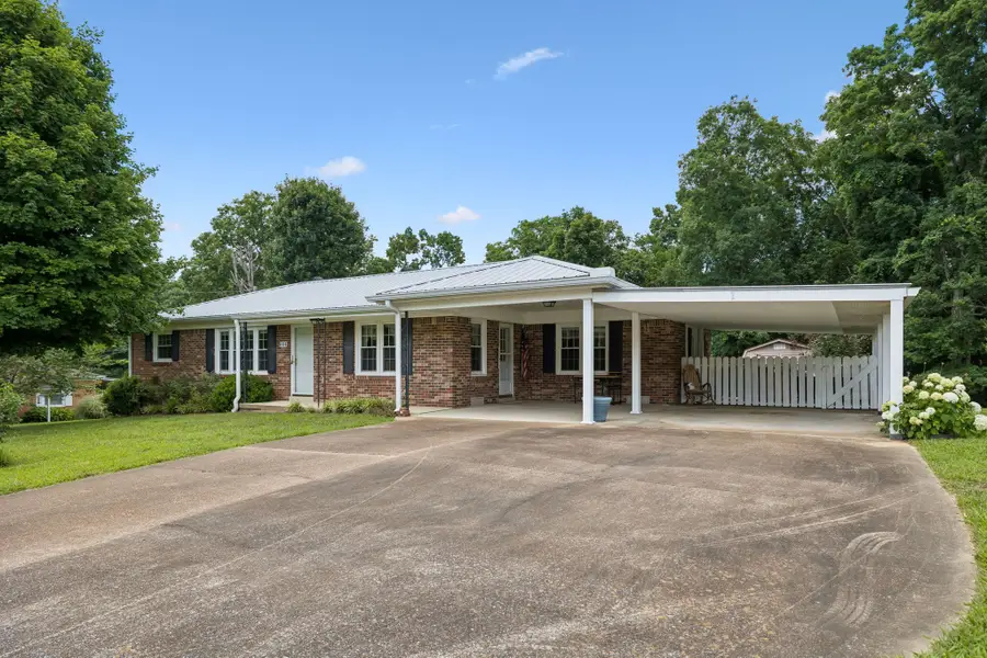 708 Hickory St, Centerville, TN 37033 - #3