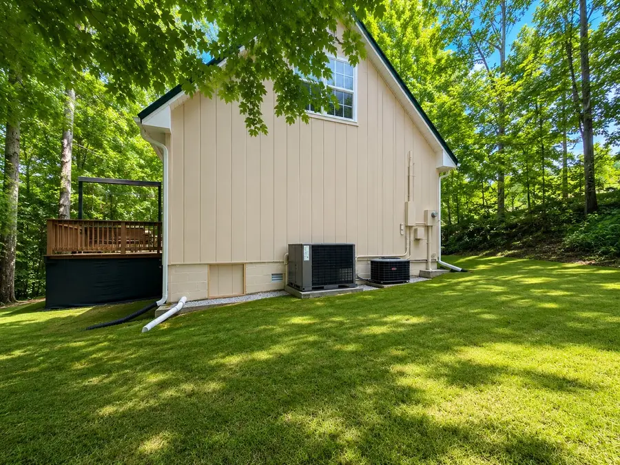 725 Calvert Ridge Rd, Westmoreland, TN 37186 - #3