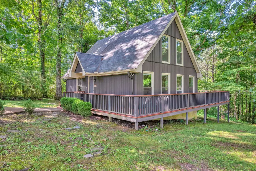 1144 Chestnut Dr, Burns, TN 37029 - #2