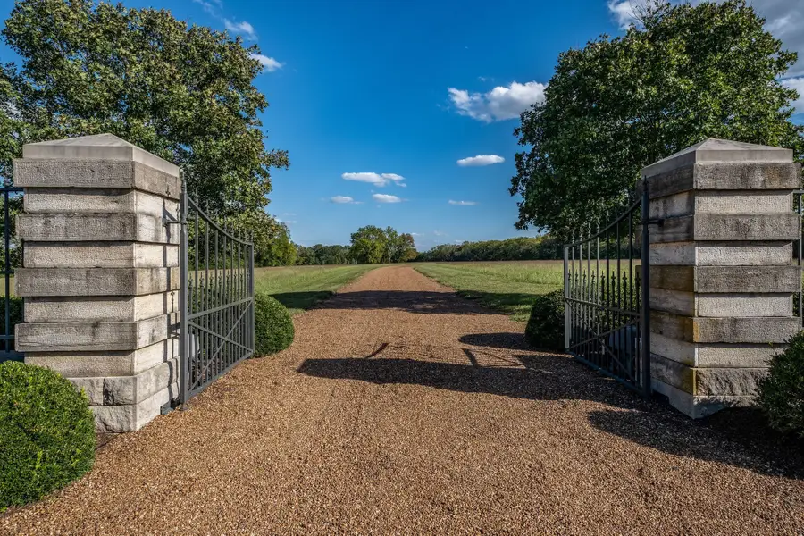 1711 Old Hillsboro Rd, Franklin, TN 37069 - #2