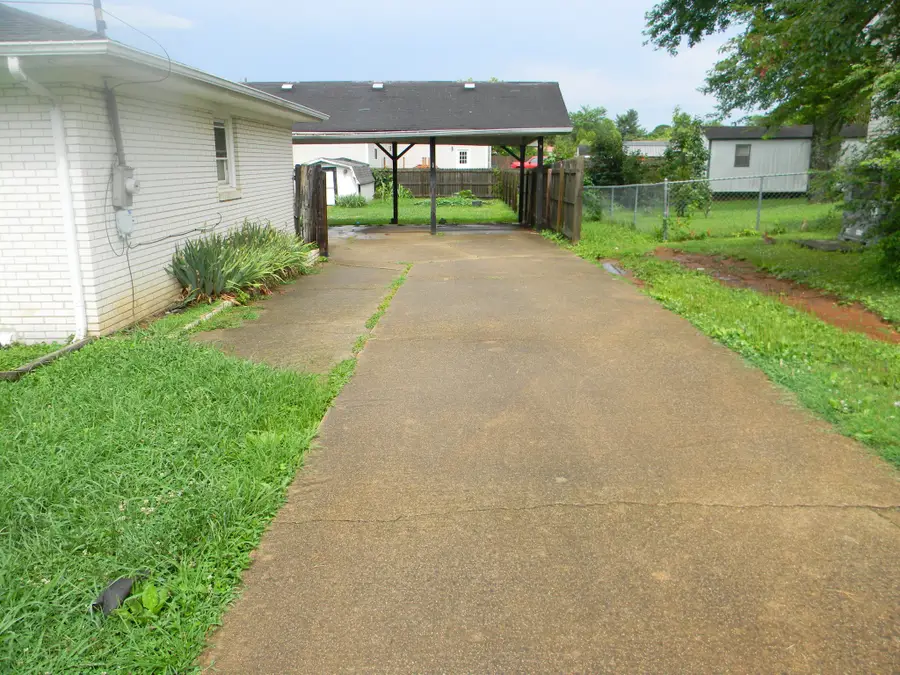404 Shadow Dr N, Shelbyville, TN 37160 - #3