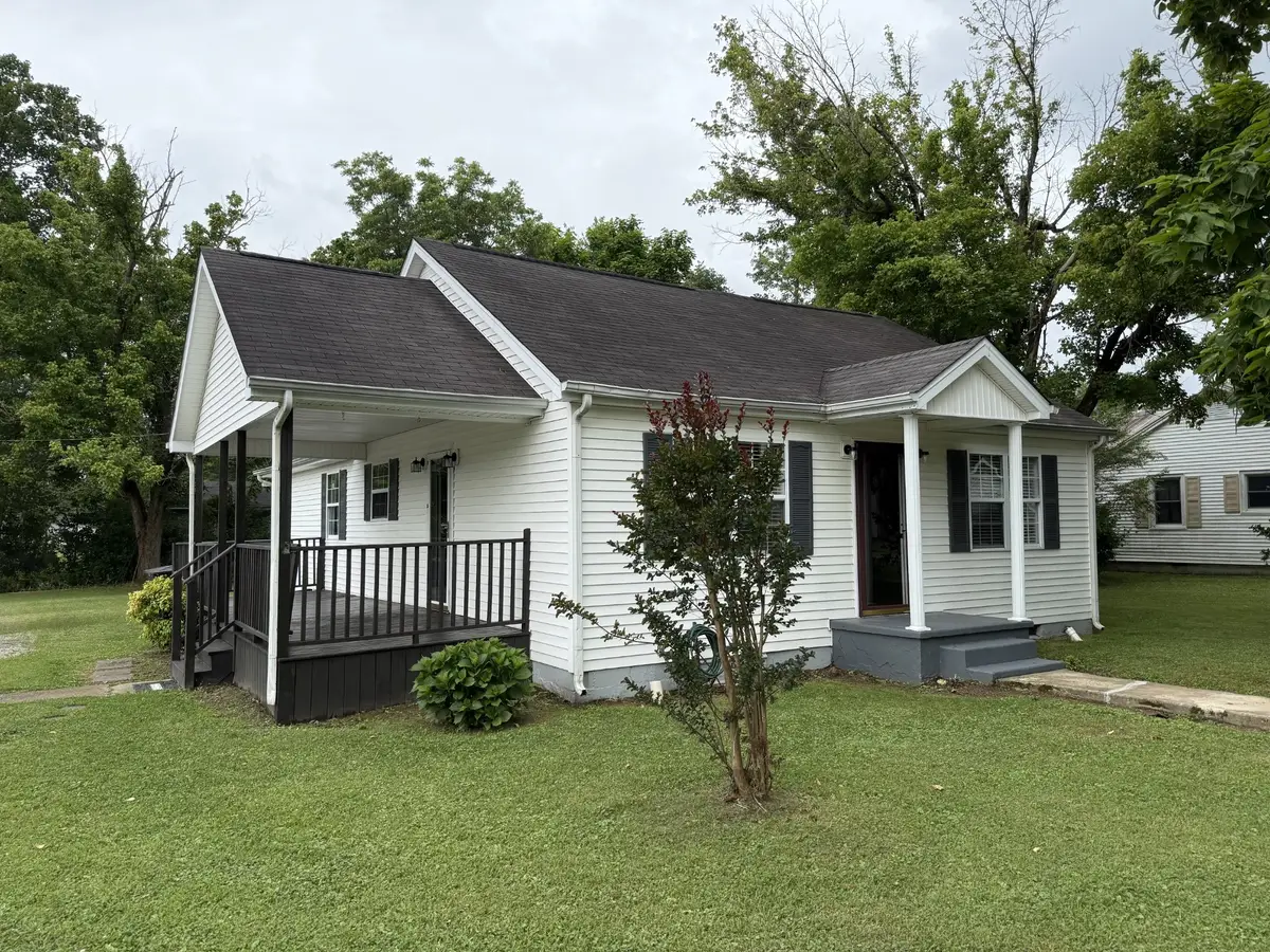 514 E Hogan St, Tullahoma, TN 37388 - #1