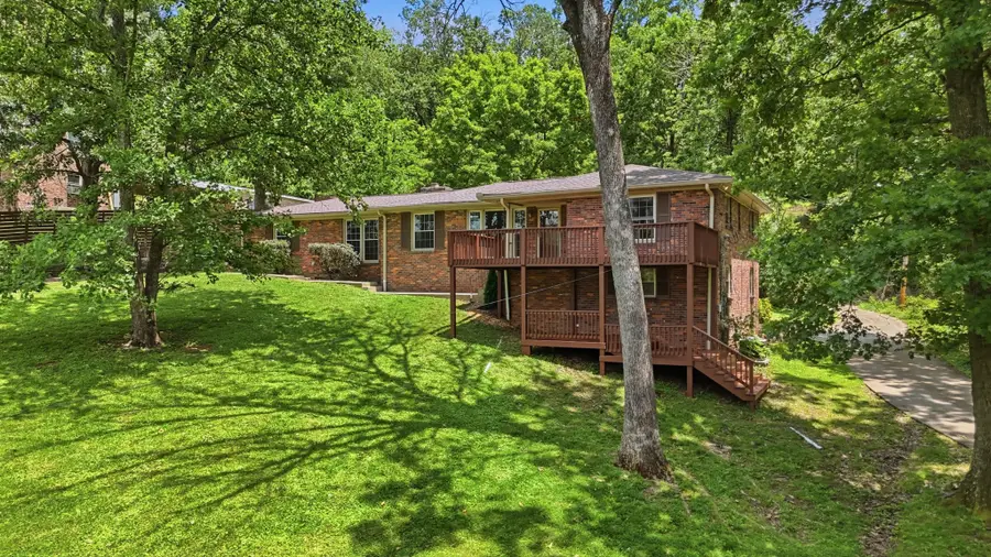 600 Vanoke Dr, Madison, TN 37115 - #2
