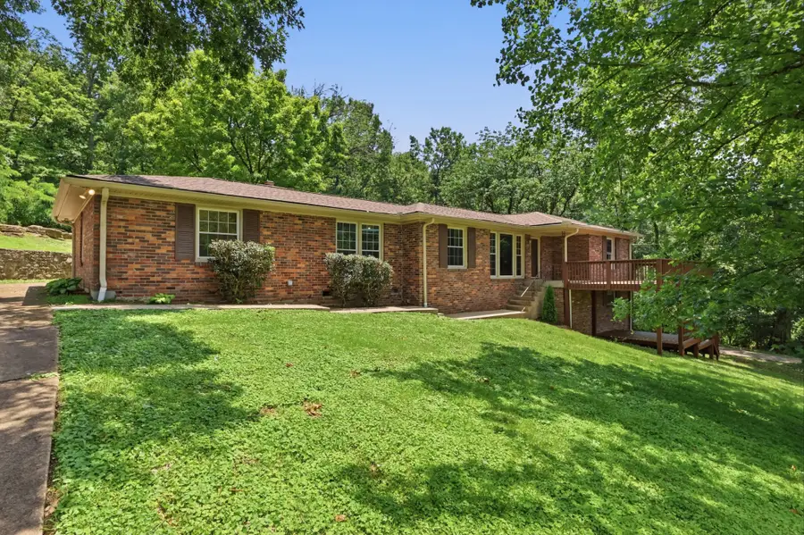600 Vanoke Dr, Madison, TN 37115 - #3