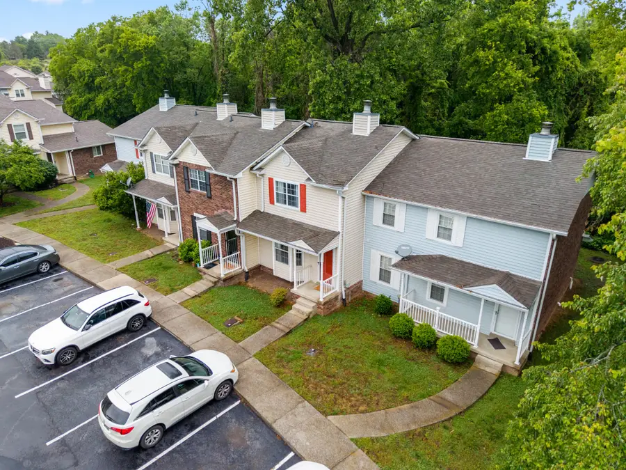 8 Rolling Meadows Dr, Goodlettsville, TN 37072 - #2