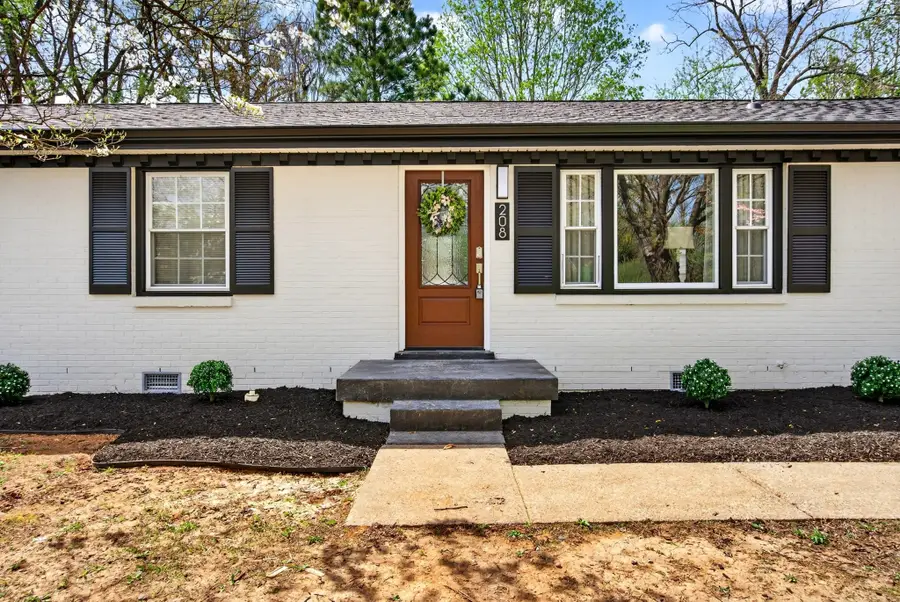 208 Forest Hills Dr, Clarksville, TN 37040 - #2