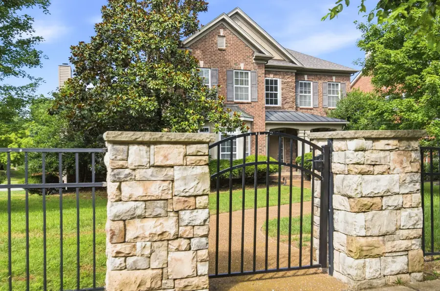 3041 Oxford Glen Dr, Franklin, TN 37067 - #2