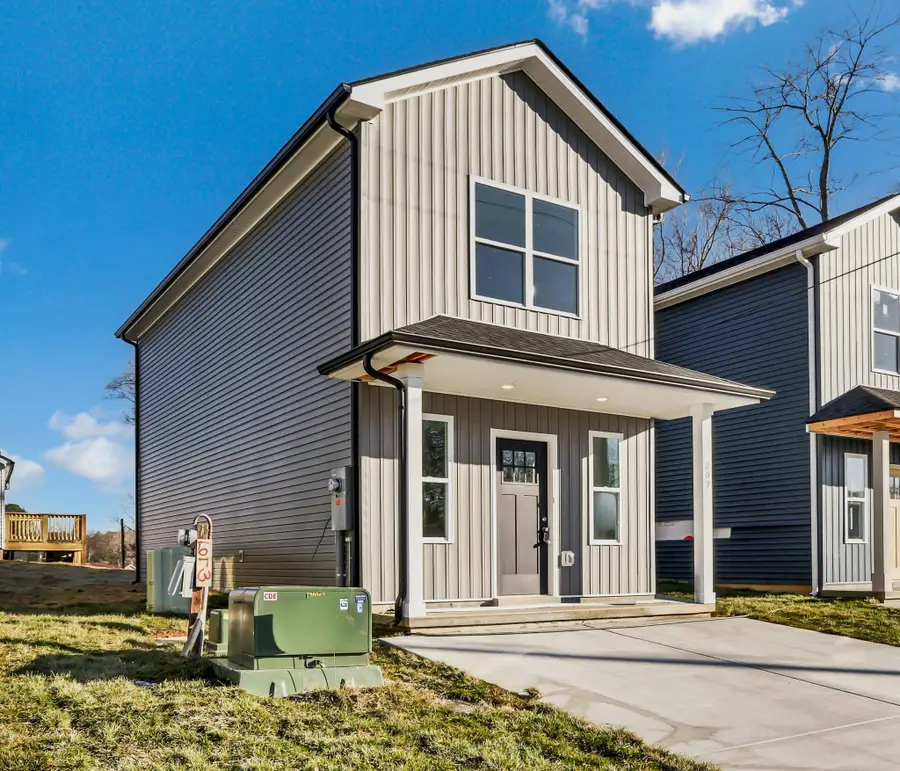 209 Robert St, Clarksville, TN 37040 - #2