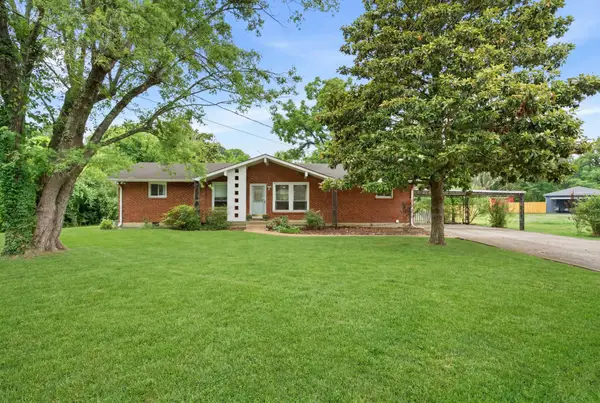5004 W Durrett Dr, Nashville, TN 37211
