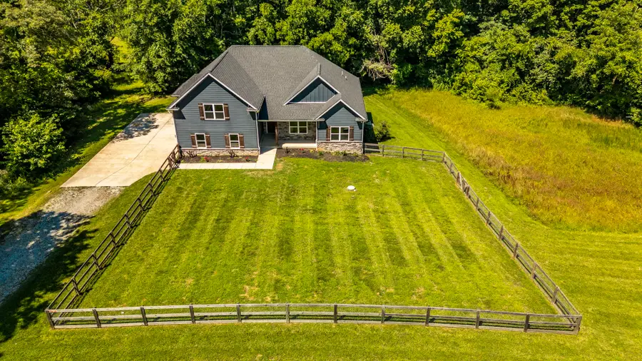 8326 Betts Rd, Greenbrier, TN 37073 - #2