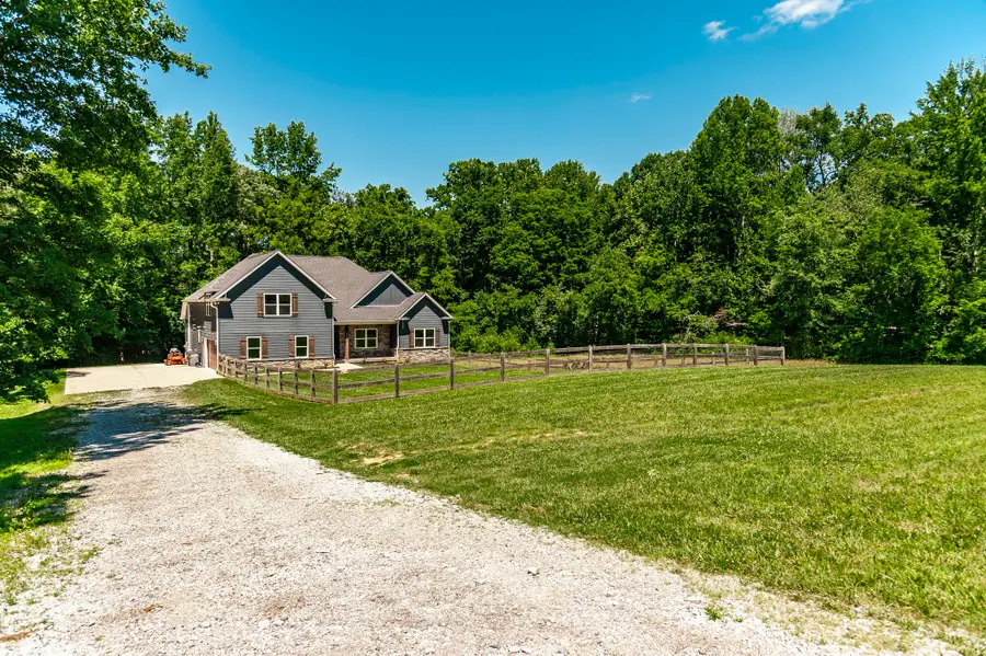 8326 Betts Rd, Greenbrier, TN 37073 - #3