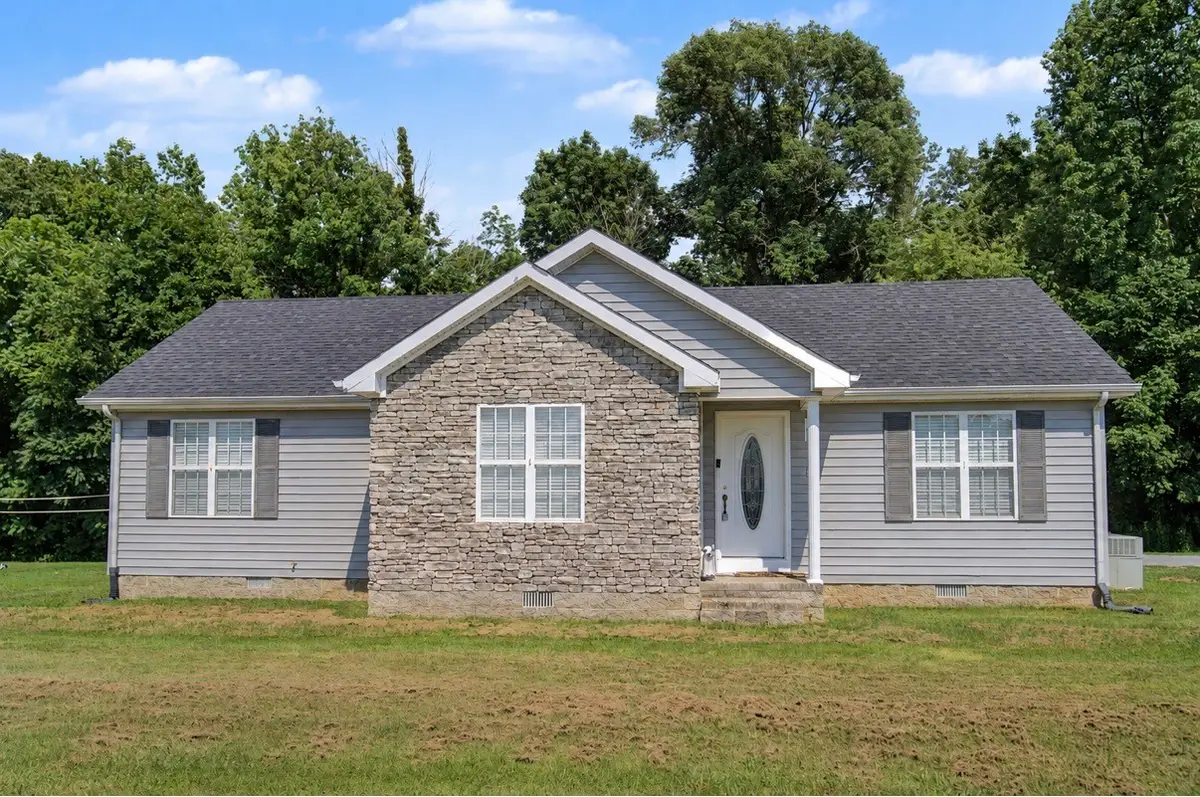 104 Leigh Anna Cir, Lafayette, TN 37083 - #1