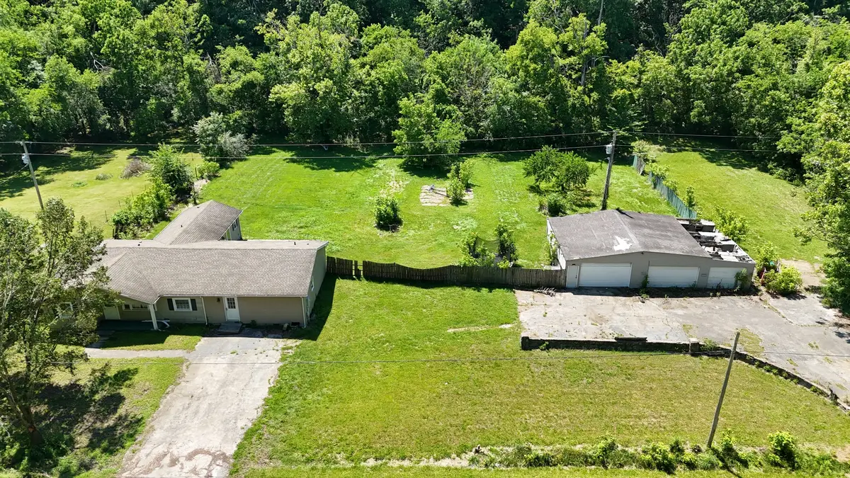 3587 Old Highway 31e, Westmoreland, TN 37186 - #1