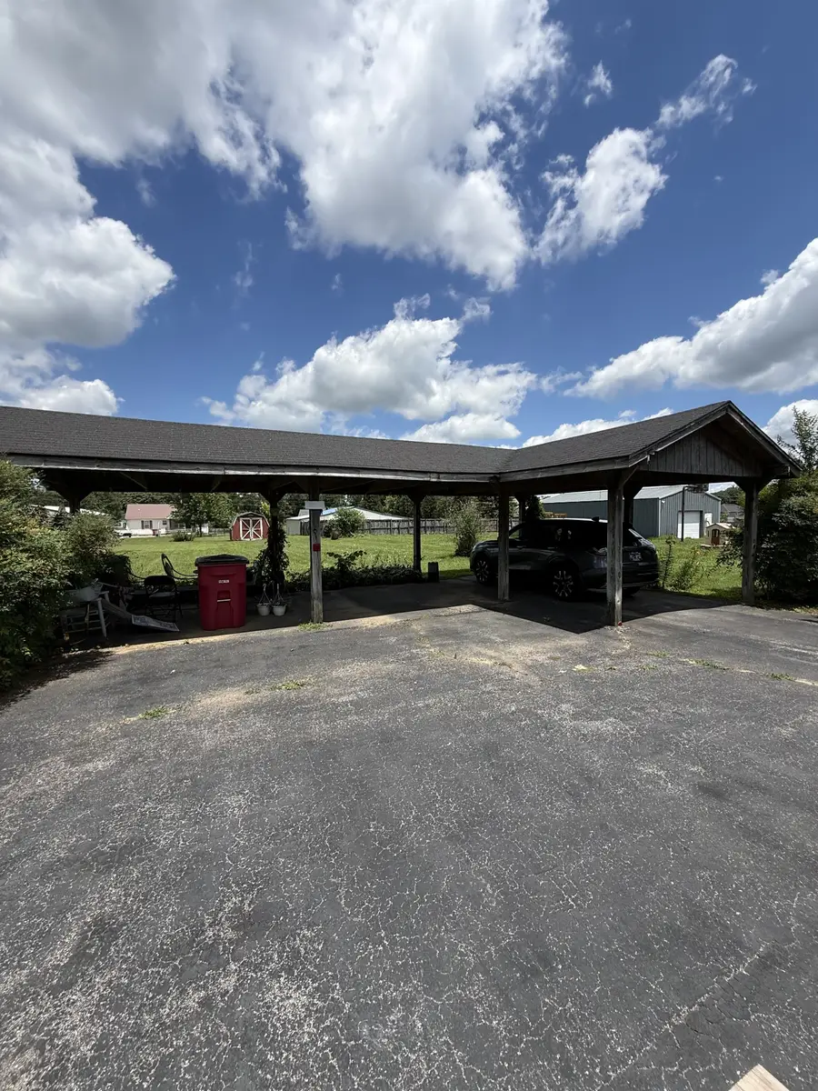 242 Kay Cir, Lafayette, TN 37083 - #2