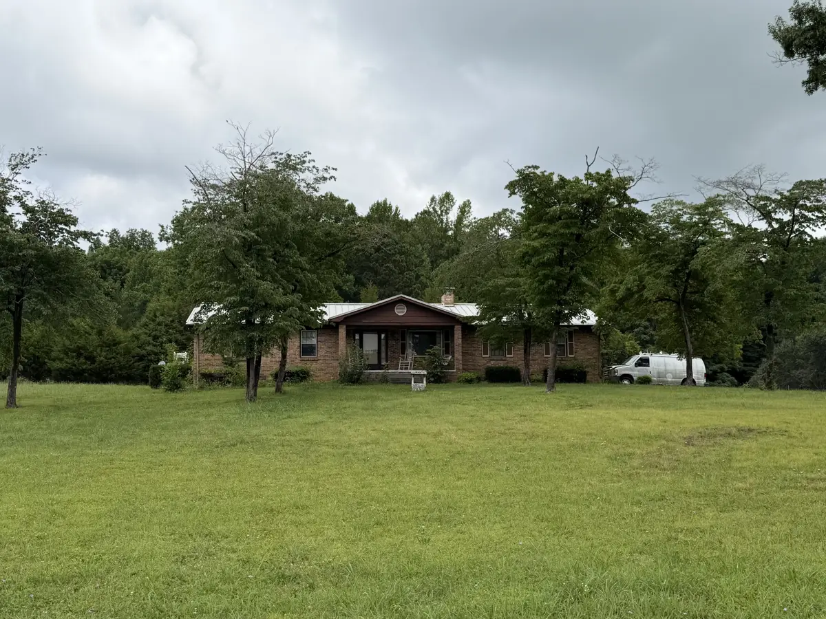 259 Locke Bend Rd, McMinnville, TN 37110 - #1