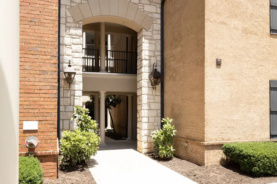 311 Seven Springs Way #103, Brentwood, TN 37027 - #2