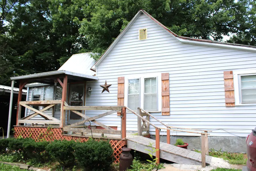 93 W Green Hill Rd, McMinnville, TN 37110 - #3