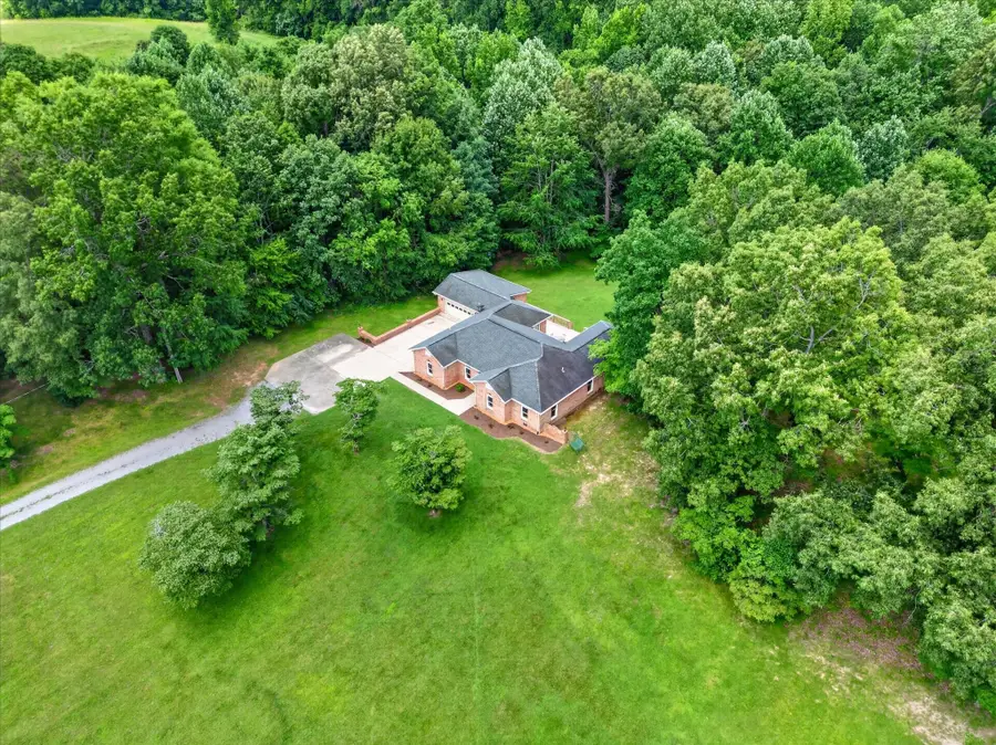 3549 Thomasville Rd, Chapmansboro, TN 37035 - #2