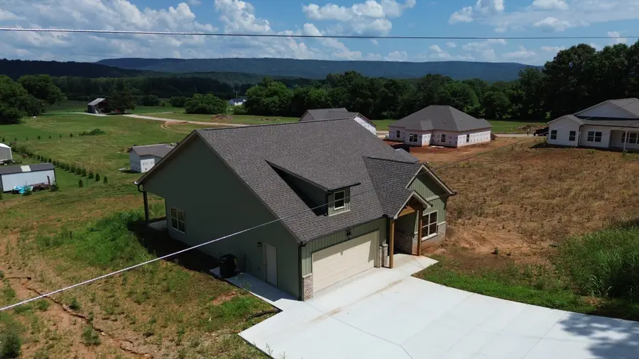 2266 White Ridge Rd, Pelham, TN 37366 - #2