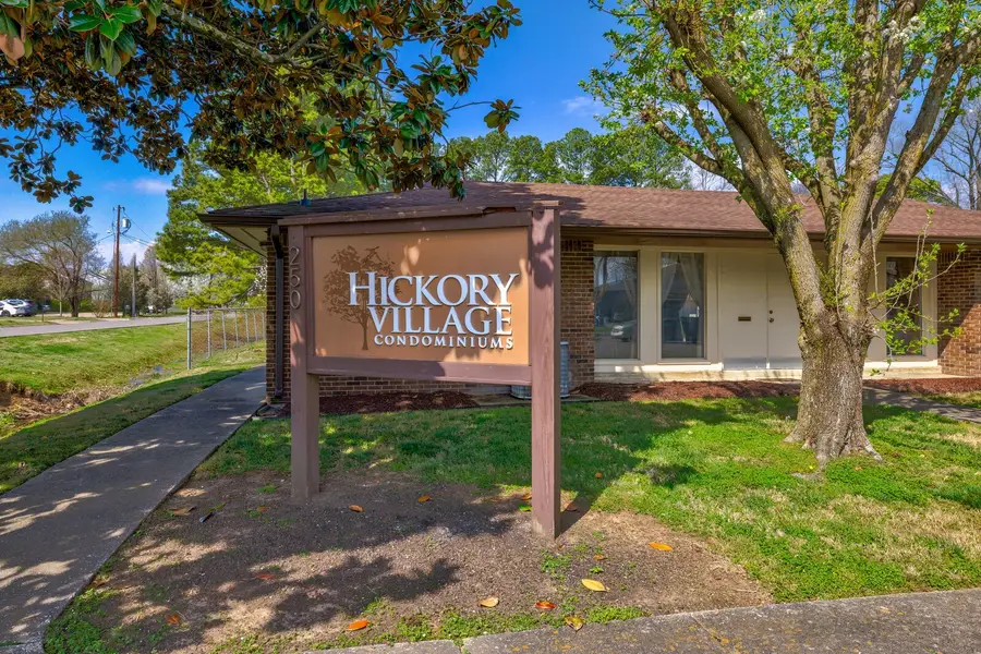 250 Donna Dr #2B, Hendersonville, TN 37075 - #3