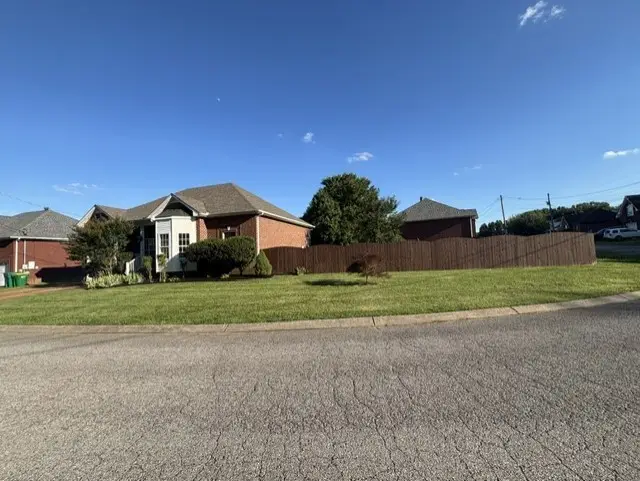 127 Iroquois Dr, White House, TN 37188 - #2