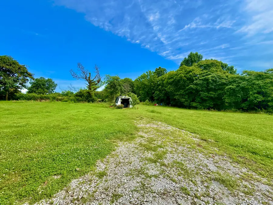 560 State Line Rd, Loretto, TN 38469 - #2