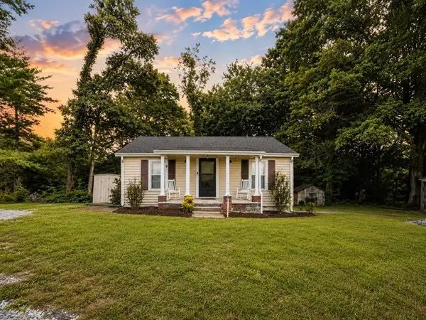 1298 Creek Rd, Smithville, TN 37166