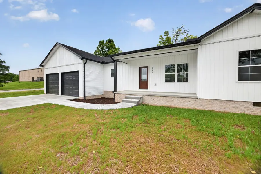 208 E Crawford Ave, Monterey, TN 38574 - #3