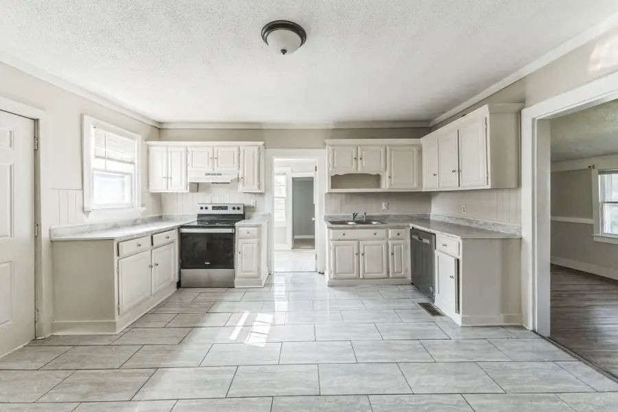 203 Park St, Athens, TN 37303 - #3