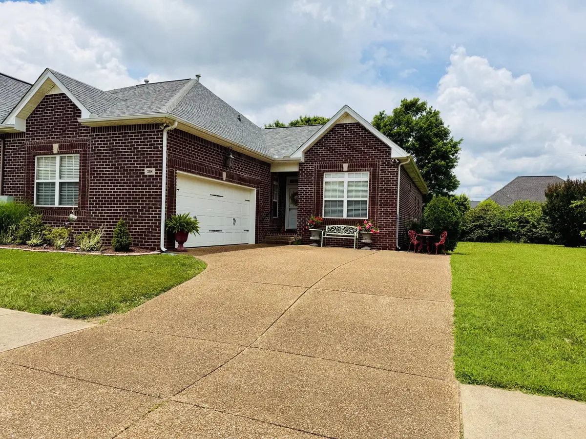 208 Indian Ridge Cir, White House, TN 37188 - #1