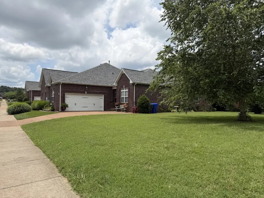 208 Indian Ridge Cir, White House, TN 37188 - #2