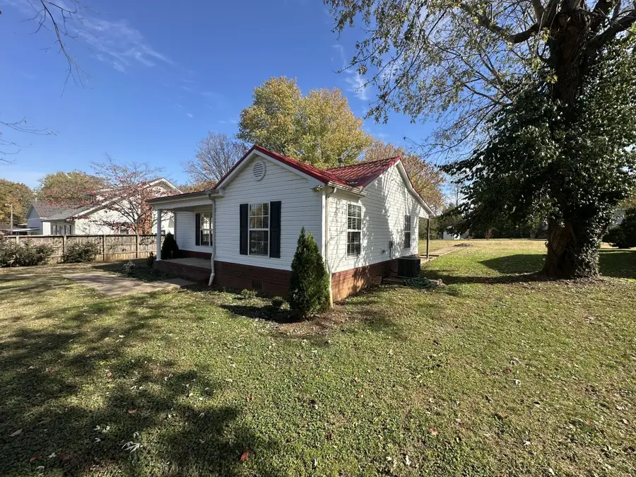 902 S Russell St, Portland, TN 37148 - #2