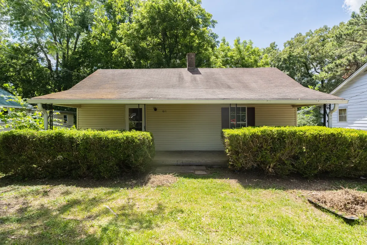 611 Smith St, Springfield, TN 37172 - #1