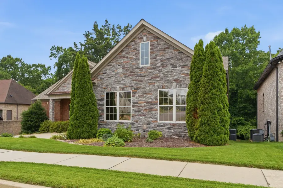 333 Bournemouth Ln, Hermitage, TN 37076 - #3