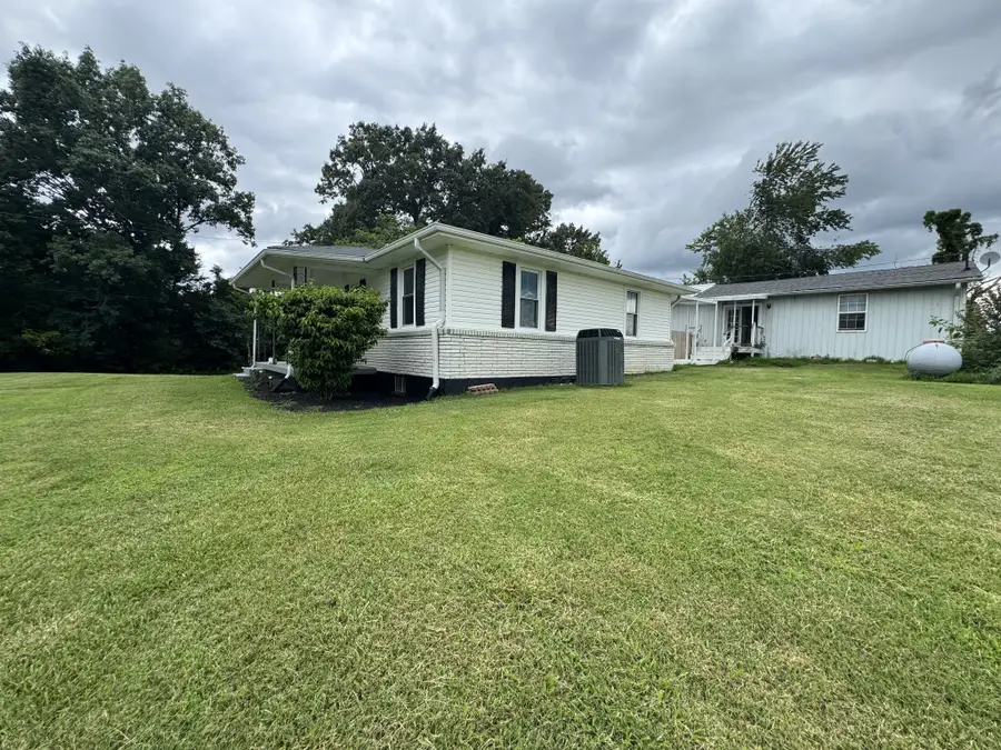 205 Williams Rd, Westmoreland, TN 37186 - #3